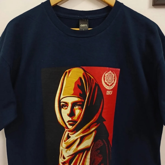 OBEY UNIVERSAL PERSONHOOD HIJAB GIRL VINTAGE GRAPHIC T-SHIRT - Picture 2 of 4